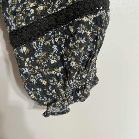 Women’s American Eagle Long Peplum Sleeve Crop Tie Front Blouse Top Size Medium - Picture 3 of 10